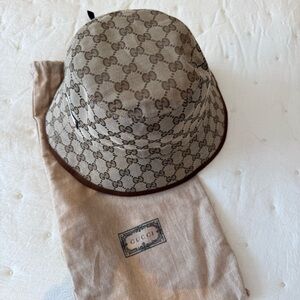 NWOT Gucci canvas reversible bucket hat